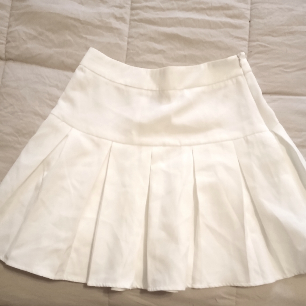 NWOT White Pleated Mini Tennis Skirt by SheIn
